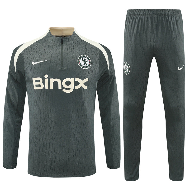 CHELSEA1_e3940dd8-06e1-4c32-be3f-522194421e5a SURVÊTEMENT HAUT/BAS CHELSEA 2025/2026 – Image 1
