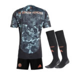 KITS ENFANT/ JUNIOR BAYERN MUNICH EXTERIEUR 2024/2025 – Image 2
